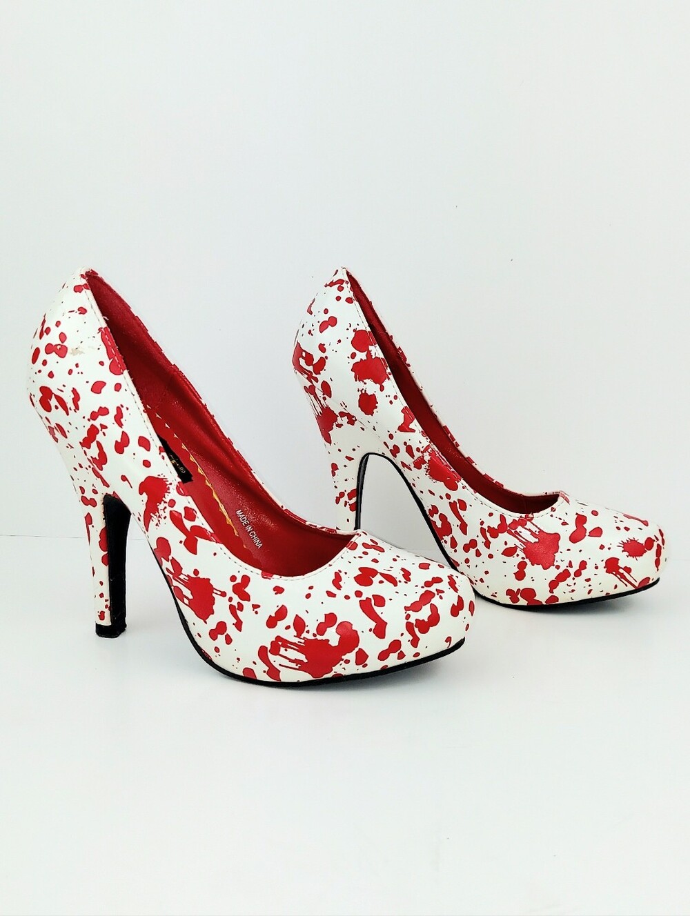 Spirit Halloween Red Splattered White Pumps Heels 7 - Picture 14 of 15